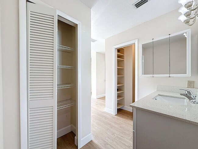Building Photo - 9278 Ketay Cir