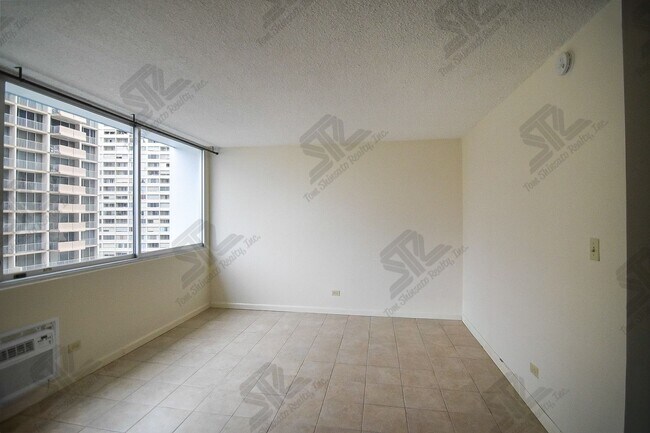 Building Photo - Updated Studio at Kapiolani Terrace