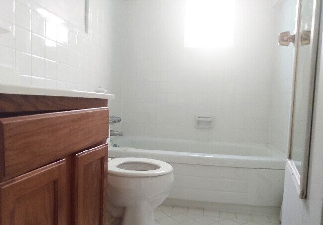 Building Photo - 249 Senator Pl