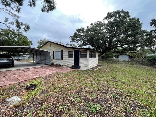 Building Photo - Adorable 2 bed/ 1 bath home in Seffner!!