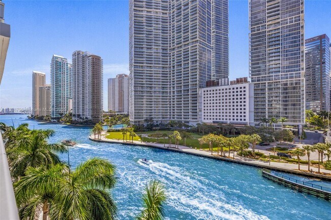 Building Photo - 200 Biscayne Blvd Way