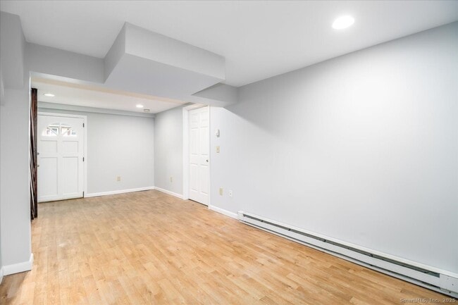 Building Photo - 32 Pleasant St