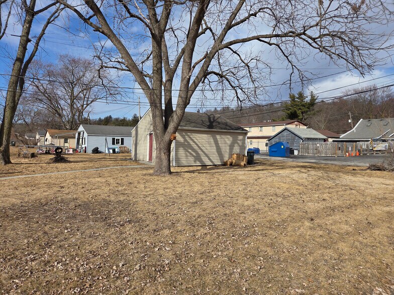 Building Photo - 3804 Johnson Ave