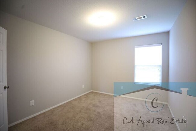 Building Photo - Beautiful 3 bed / 2 bath home with fenced back yard - Nettleton!!