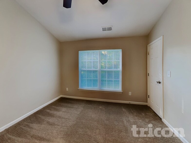 Building Photo - 544 Stillgreen Ln