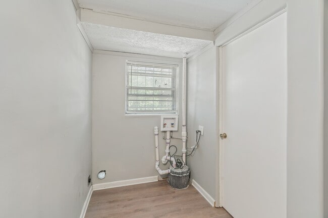 Building Photo - 2809 Lay Ave