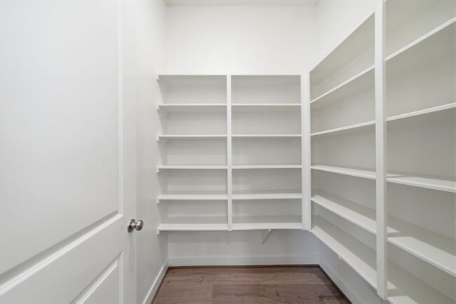 Building Photo - 3073 Hicks St