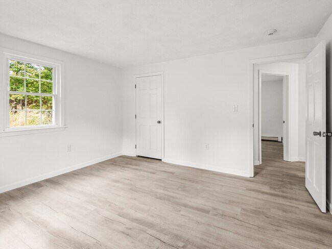 Building Photo - 26 Sidney St