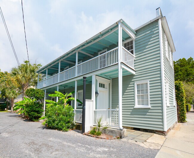 Historic Downtown Duplex 27 Archdale St Charleston SC 29401