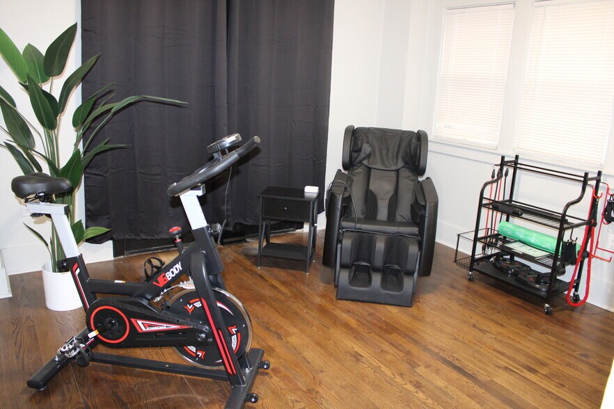 Building Photo - 298 Josephine St