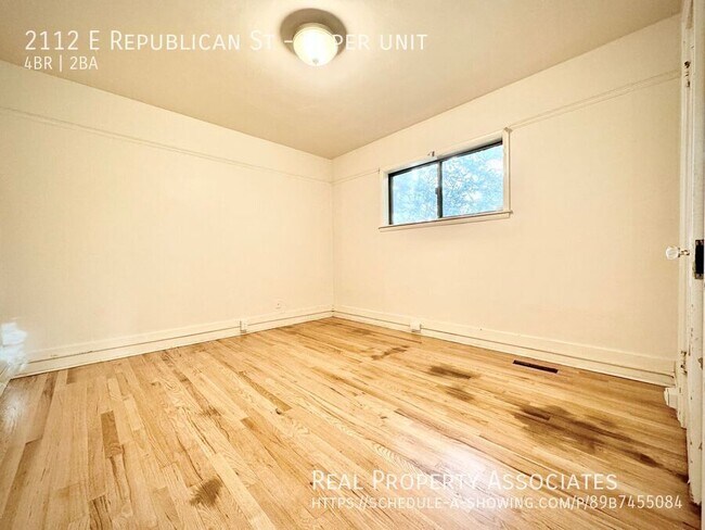 Building Photo - 2112 E Republican St