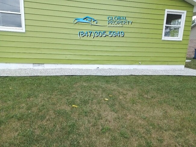 Building Photo - 3 BEDROOM HOME FOR RENT KANKAKEE, IL