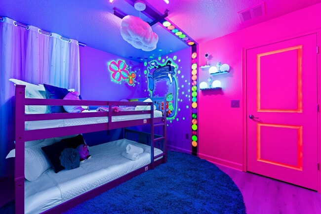 Building Photo - 4736 Sleepy Hollow Dr