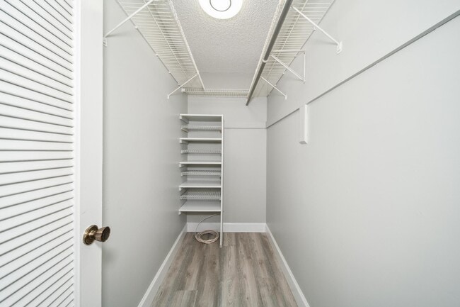 Building Photo - 716 Flanders S