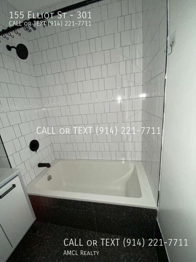 Building Photo - 155 Elliot St