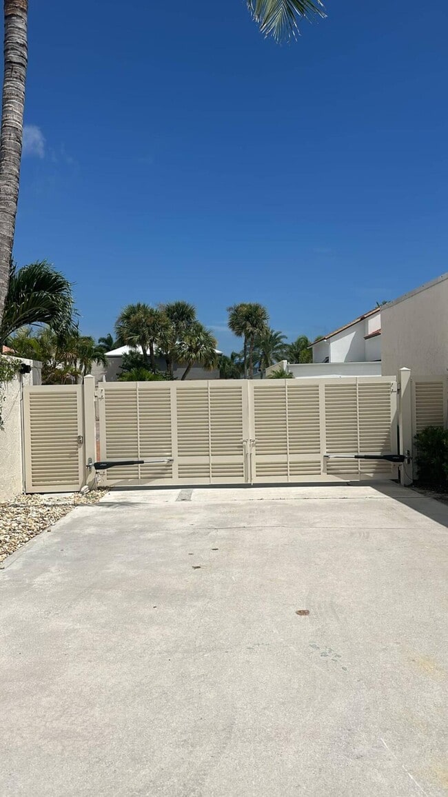 Building Photo - 103 W Sandpiper Cir