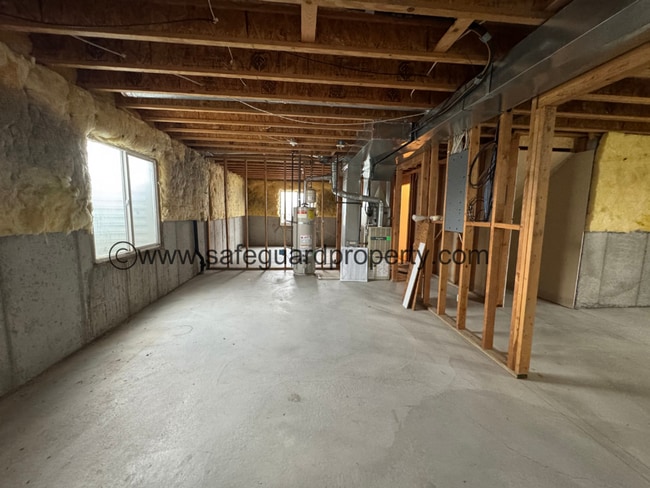 Building Photo - Cozy 2-Bedroom Home