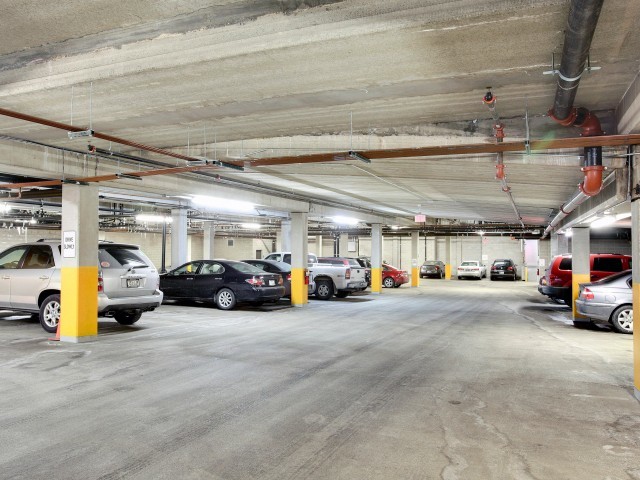 Parking Garage - Yugo Minneapolis 412 Lofts