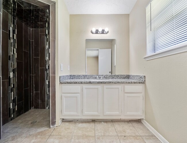 Building Photo - 7962 Southmeadow Dr