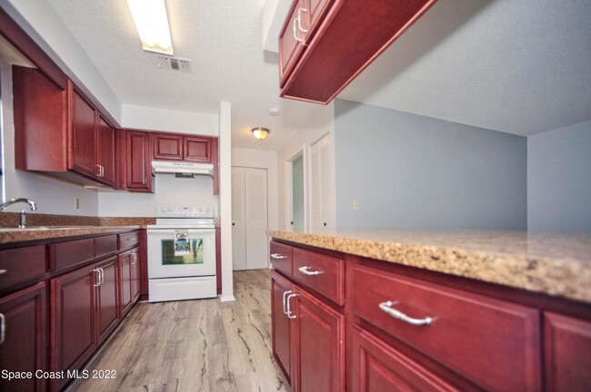 Building Photo - 1357 Westover St