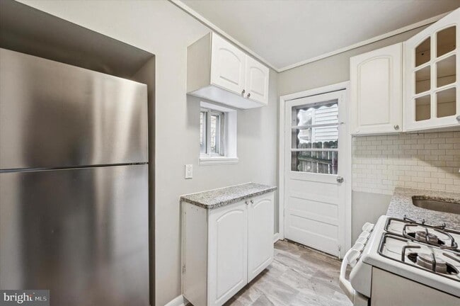 Building Photo - 3373 Coral St