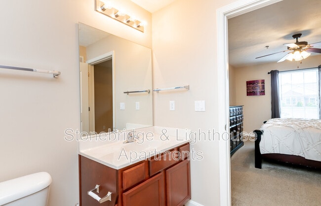 Building Photo - 201 Stonebench Cir