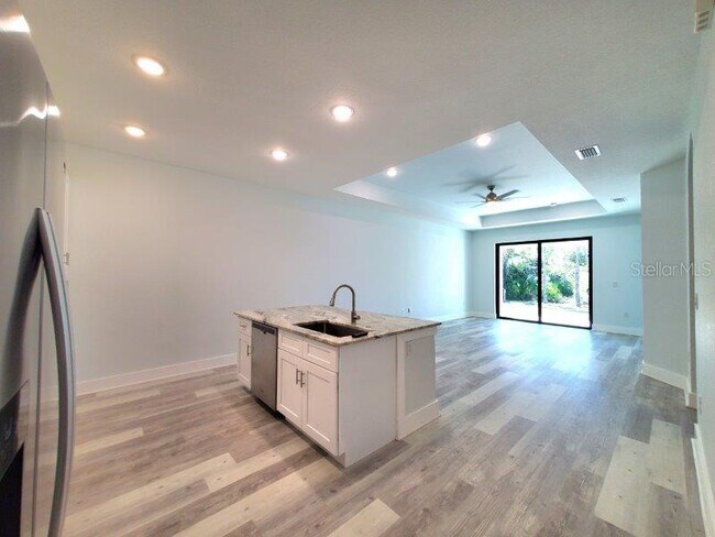 Building Photo - 26285 Explorer Rd