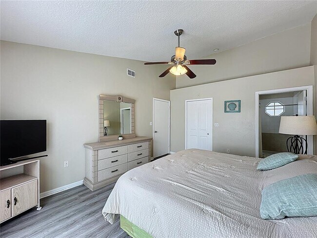 Building Photo - 8716 Rain Forest Pl