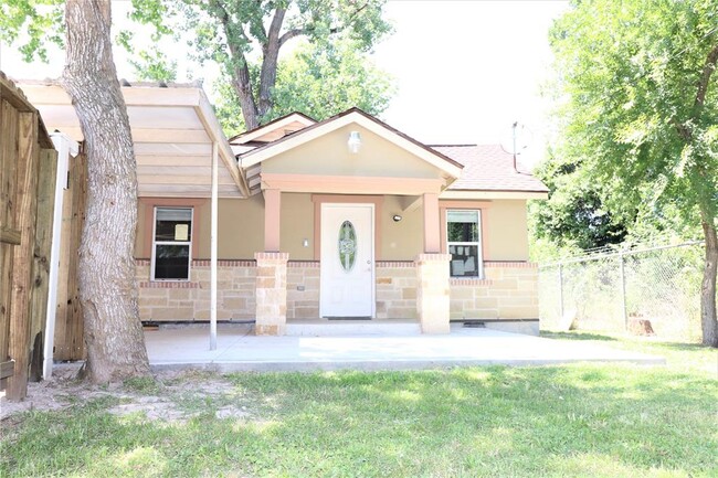 Building Photo - 749 Rosie St