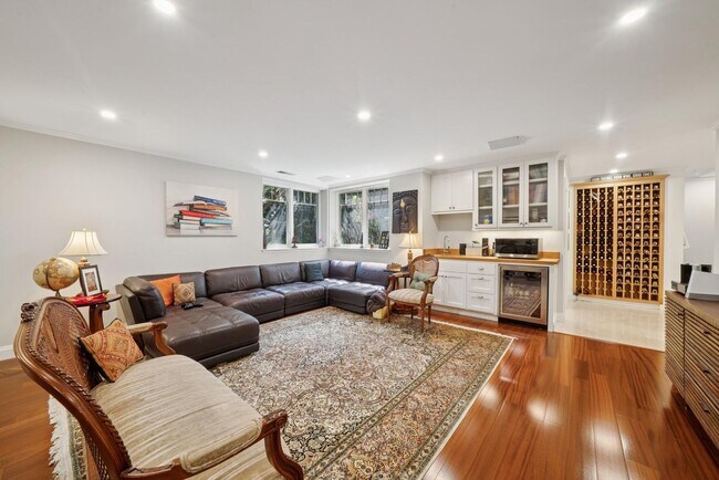 Building Photo - Beautifully Appointed 7-Bedroom Home with Lush Garden Setting in Palo Alto