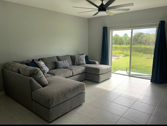 Building Photo - 708 Corbin Cir SW