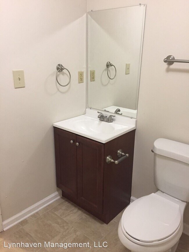 Building Photo - 1336 W 38th St