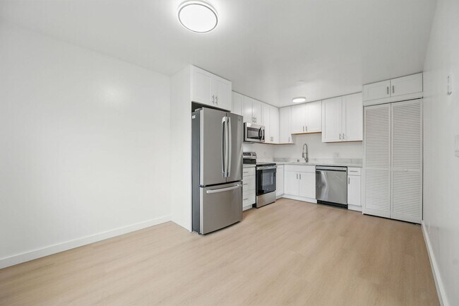 Building Photo - 774 9th Ave