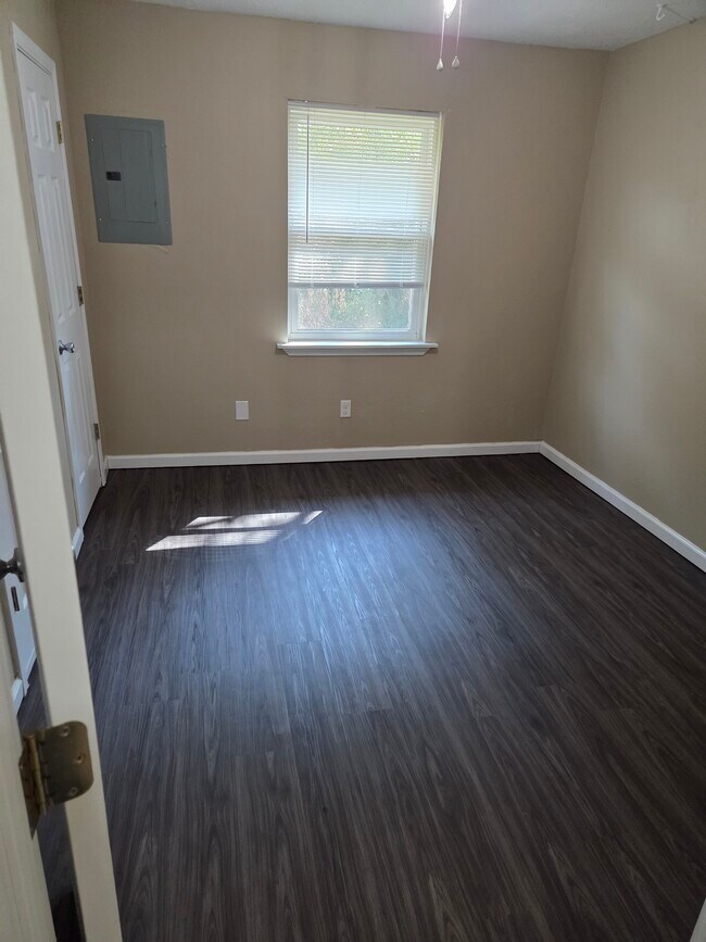 Building Photo - Unit 1