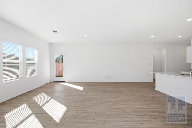 Building Photo - 106 Arbordale St