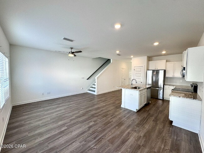 Building Photo - 5889 Tyndall Pl