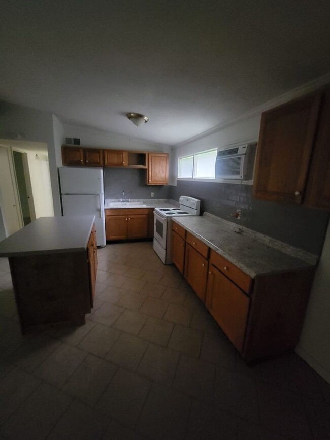 Building Photo - Move-in Ready! 3 Bed 1 Bath Rental Home Tulsa