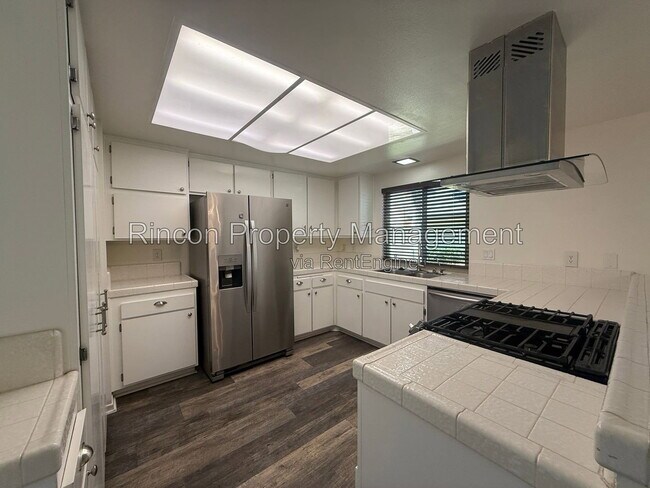 Building Photo - 694 Deerhunter Ln