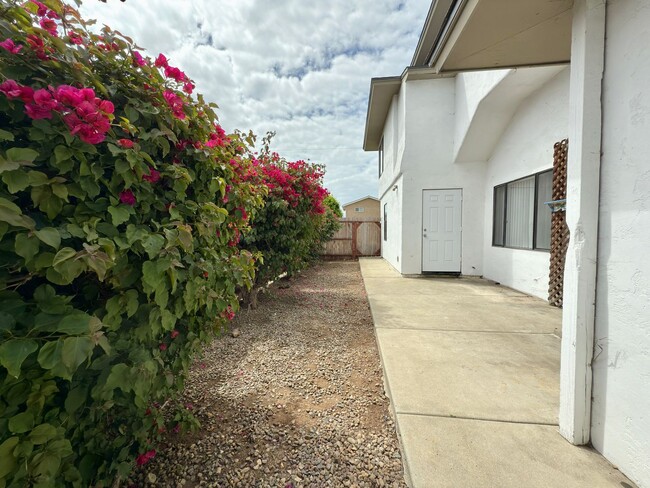 Building Photo - Spacious Lower Level w/ Yard and Garage!