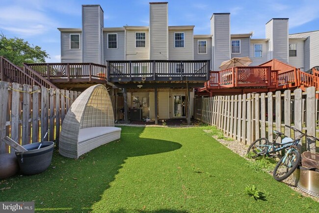 Building Photo - 10703 Campus Way S
