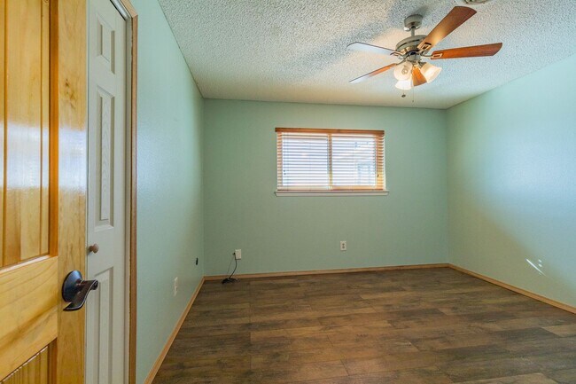 Building Photo - Spacious 3 Bedroom Home with Solar Panels and a Pool