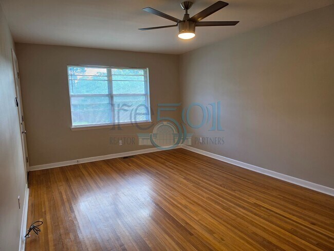 Building Photo - 6601 Blue Bird Dr