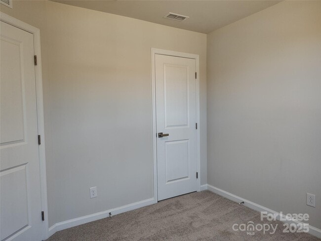 Building Photo - 8031 Sinnet Pl