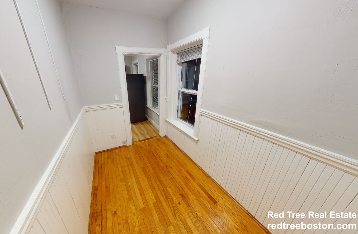 Apt 6 - 904 Massachusetts Ave