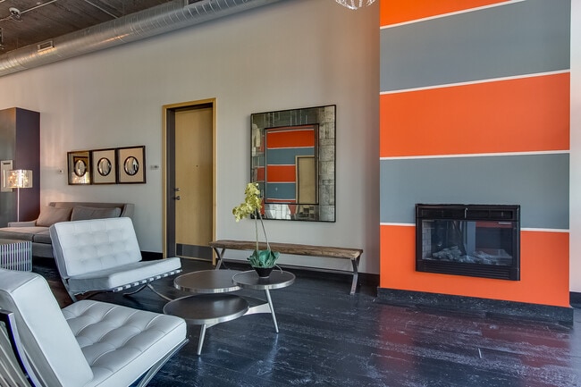 Building Photo - 521 S 7th St