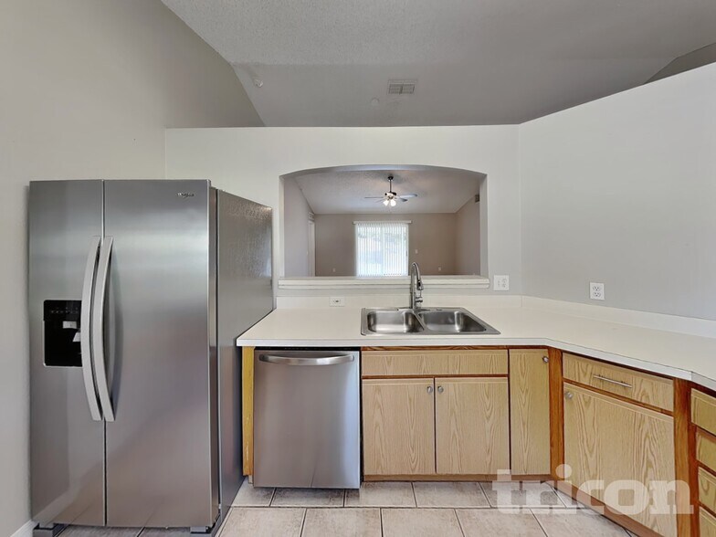 Building Photo - 521 Cloudcroft Dr