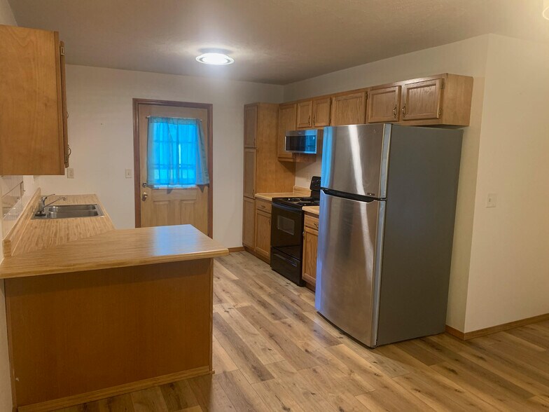 Kitchen - 216 W Wade St