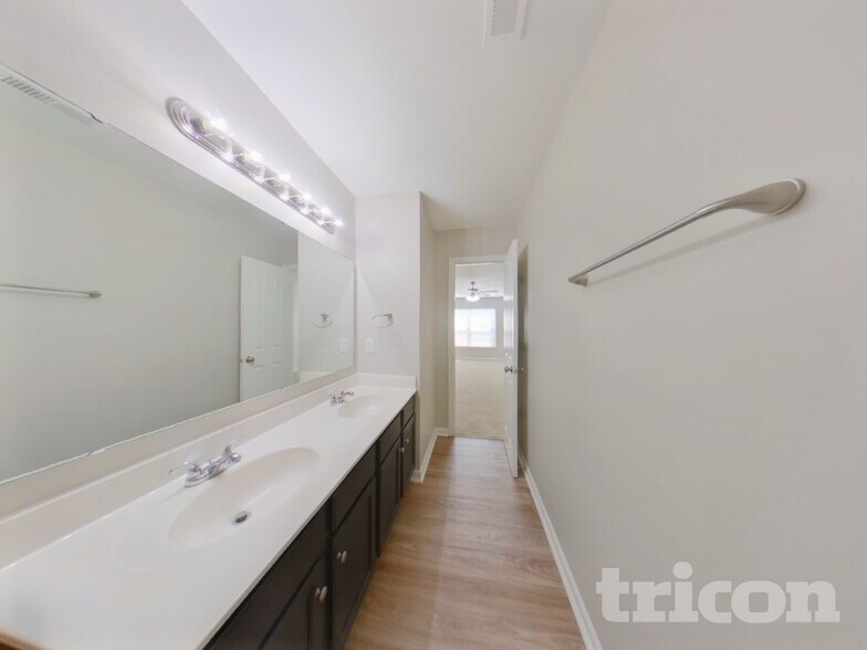 Building Photo - 411 Matfield Ct