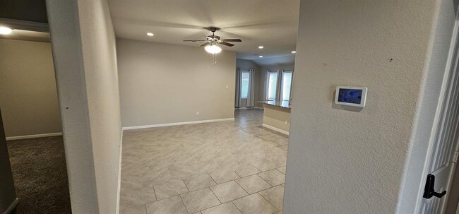 Building Photo - 7519 Highland Chase Dr