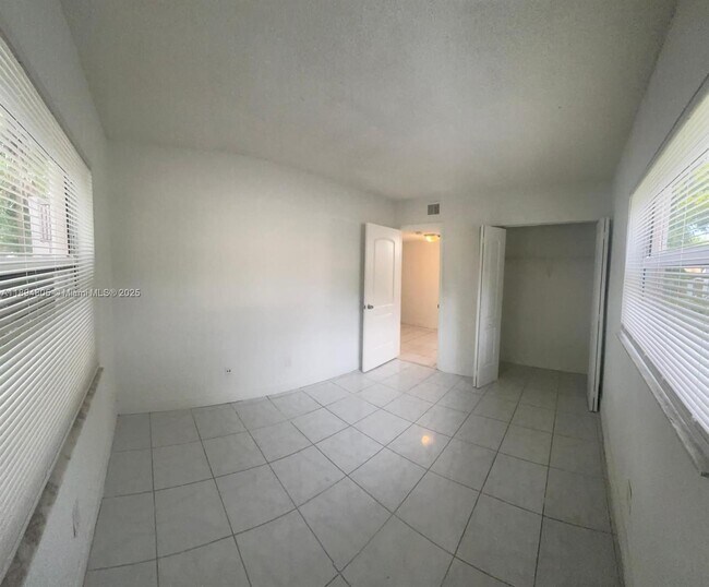 Building Photo - 11501 NW 44th St